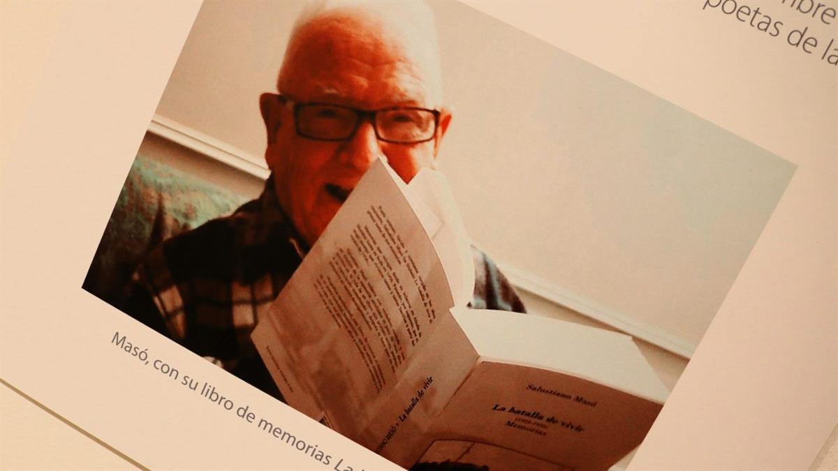 El galardón consiste en una pieza artística y la publicación de la obra