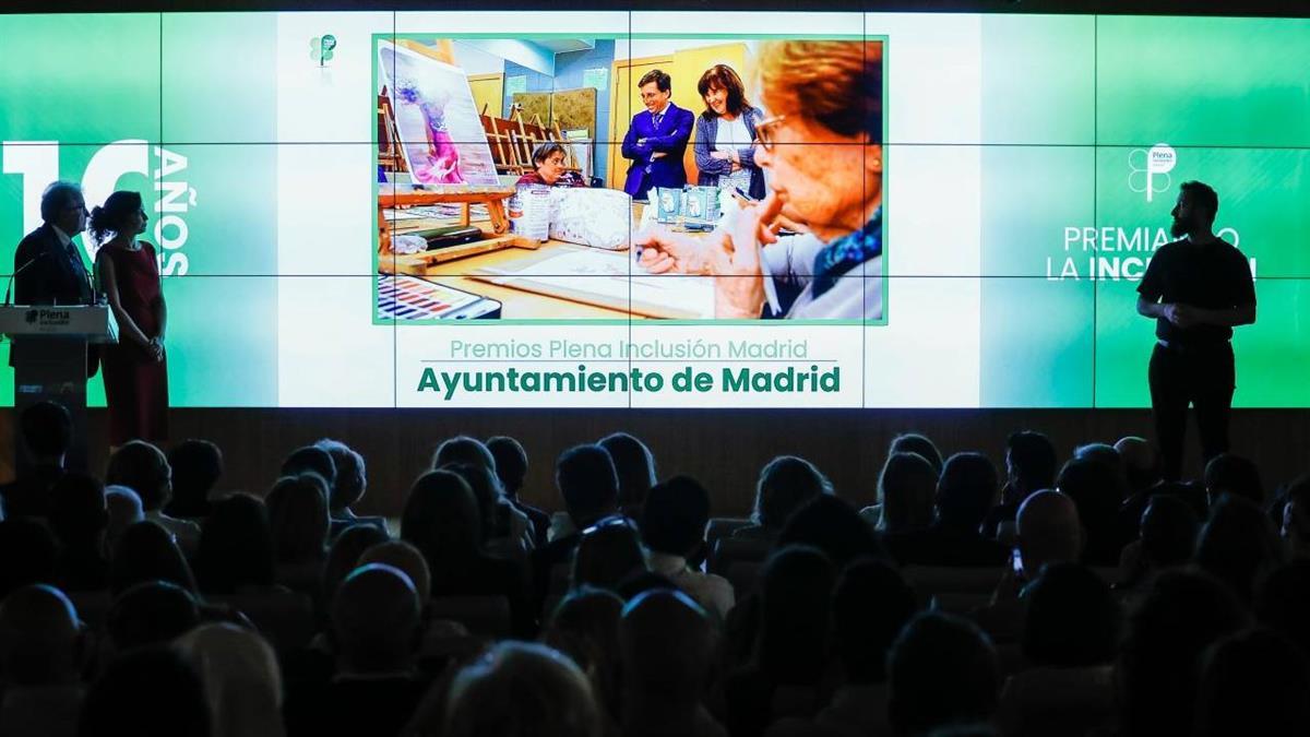 Durante la entrega de los X Premios Plena Inclusión Madrid que han reconocido el apoyo municipal a la vida independiente y a la accesibilidad de los madrileños
