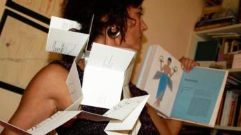 La autora es Carolina Martínez, que firmó bajo el pseudónimo de Krista Auster