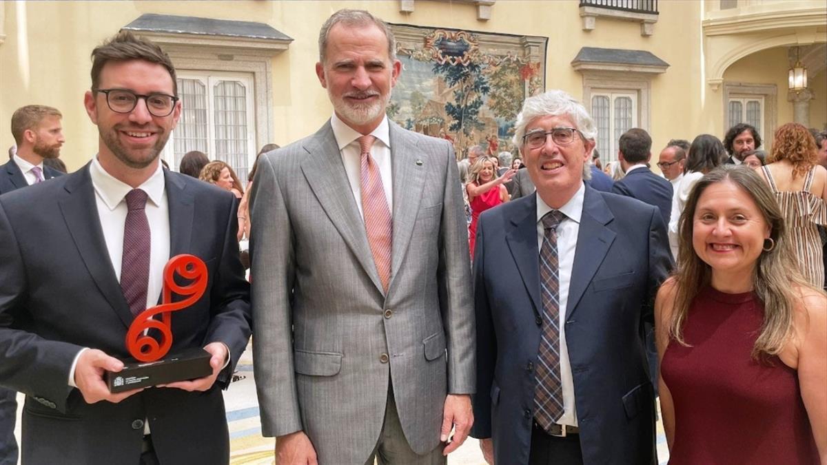 El doctor Jerónimo Rodríguez, del Hospital Ramón y Cajal, recibe el galardón en el área de biología