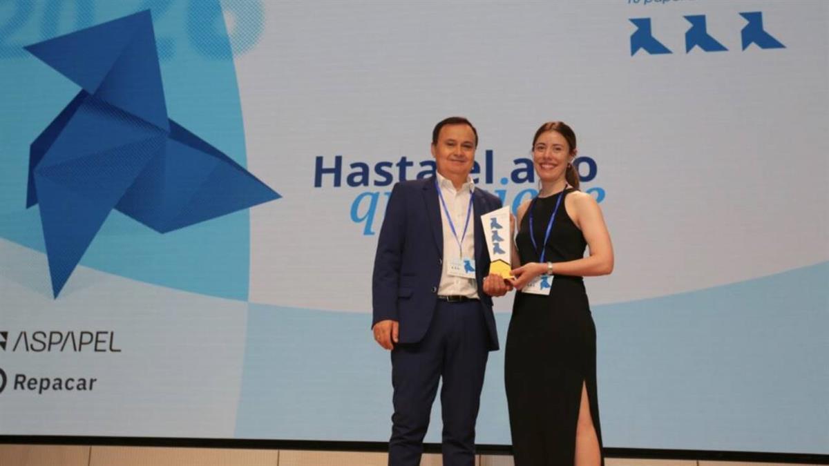 Por su labor continuada en el reciclaje de papel y cartón