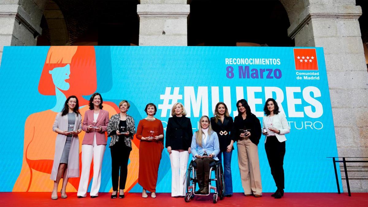 Los reconocimientos se han entregado bajo el lema Mujeres que Lideran el Futuro
