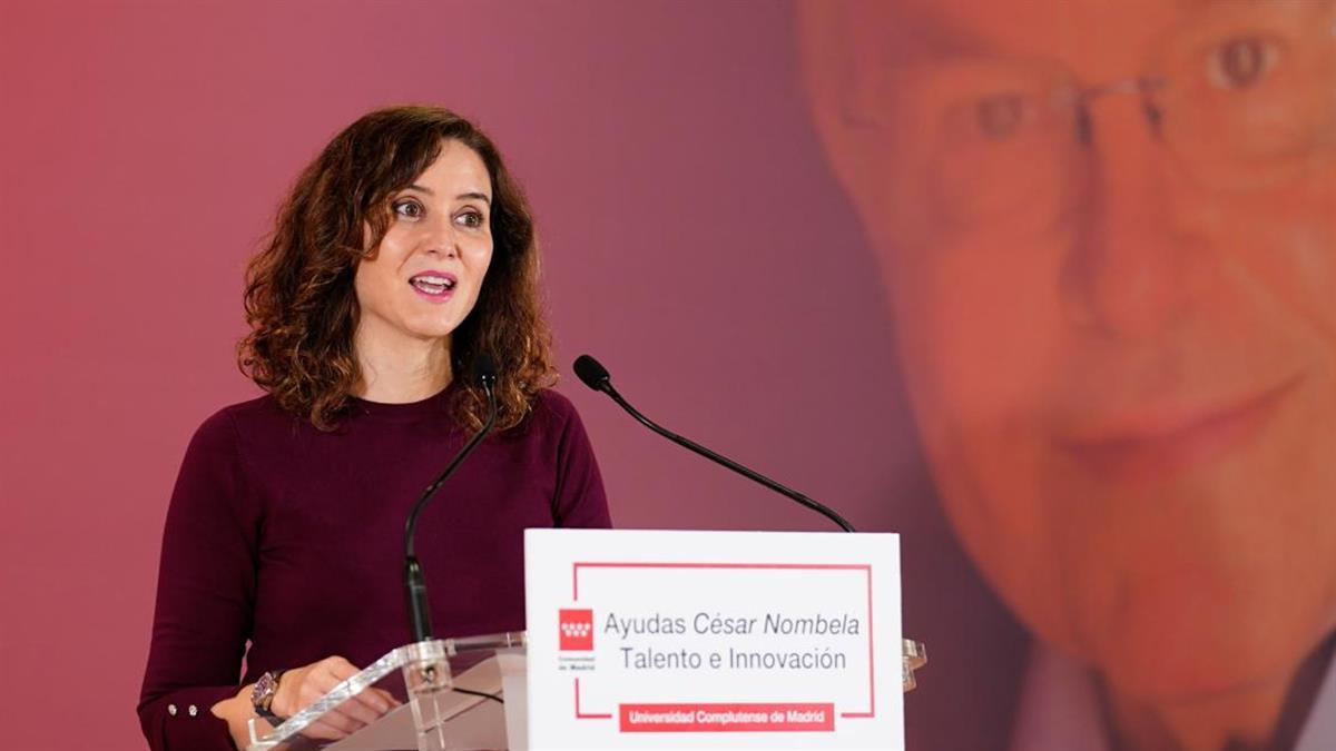 La presidenta presenta las ayudas que llevarán el nombre de César Nombela