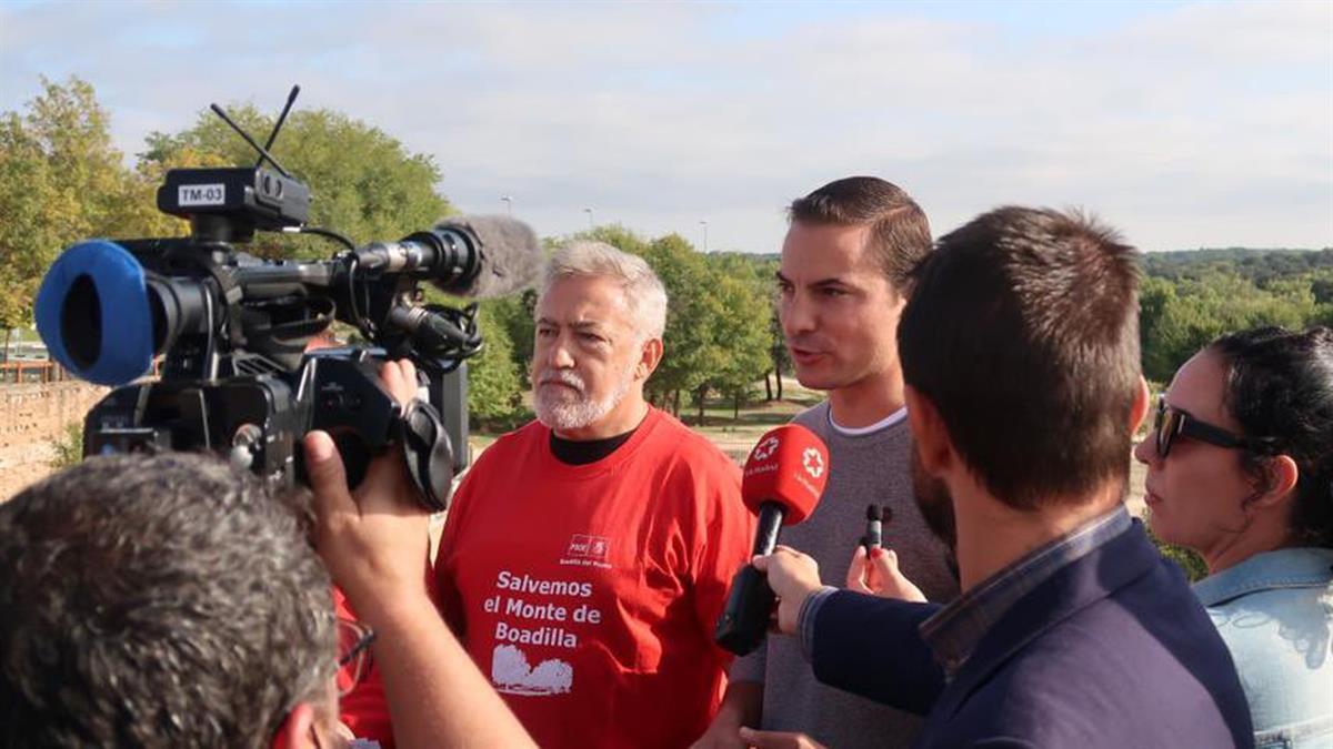 Desde el PSOE denuncian que se instale en el municipio y tenga "barra libre de construcción" 