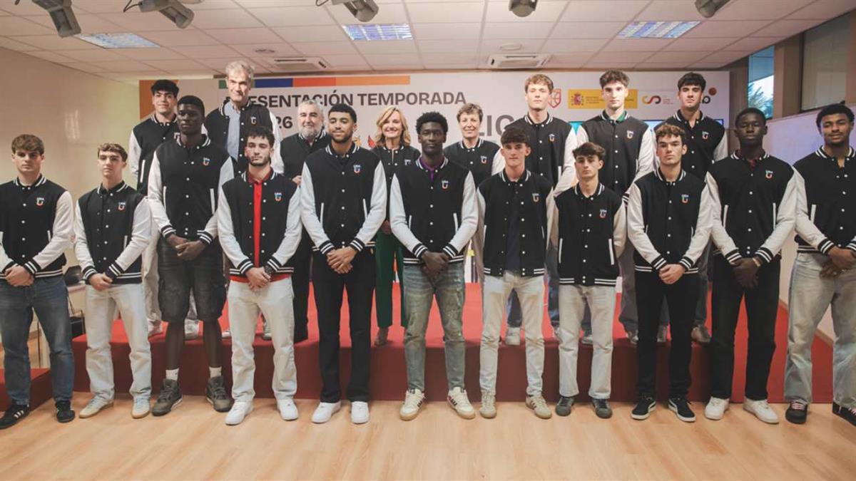 La Ministra acudió al acto de presentación de la Liga U