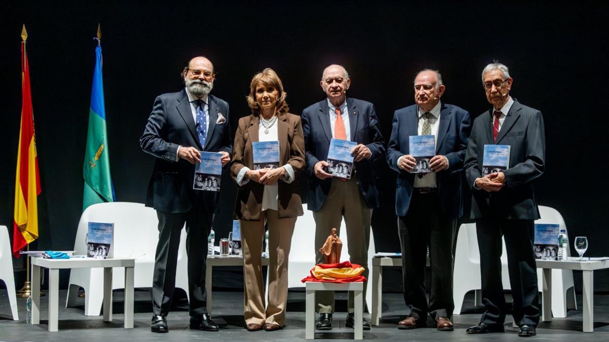 El relato entrelaza memoria, historia, ciencia y experiencia 