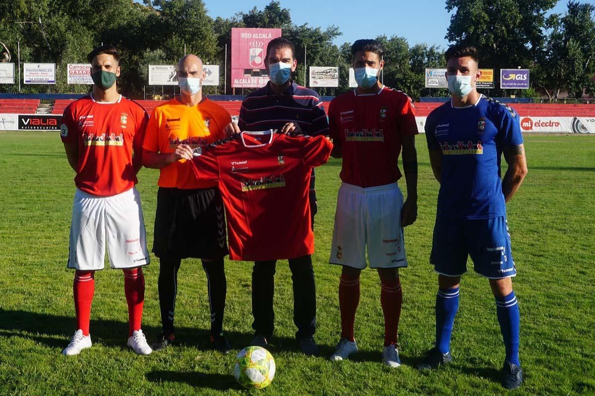 El acto tuvo lugar en el Estadio Municipal del Val y contó con la presencia de Alberto Blázquez