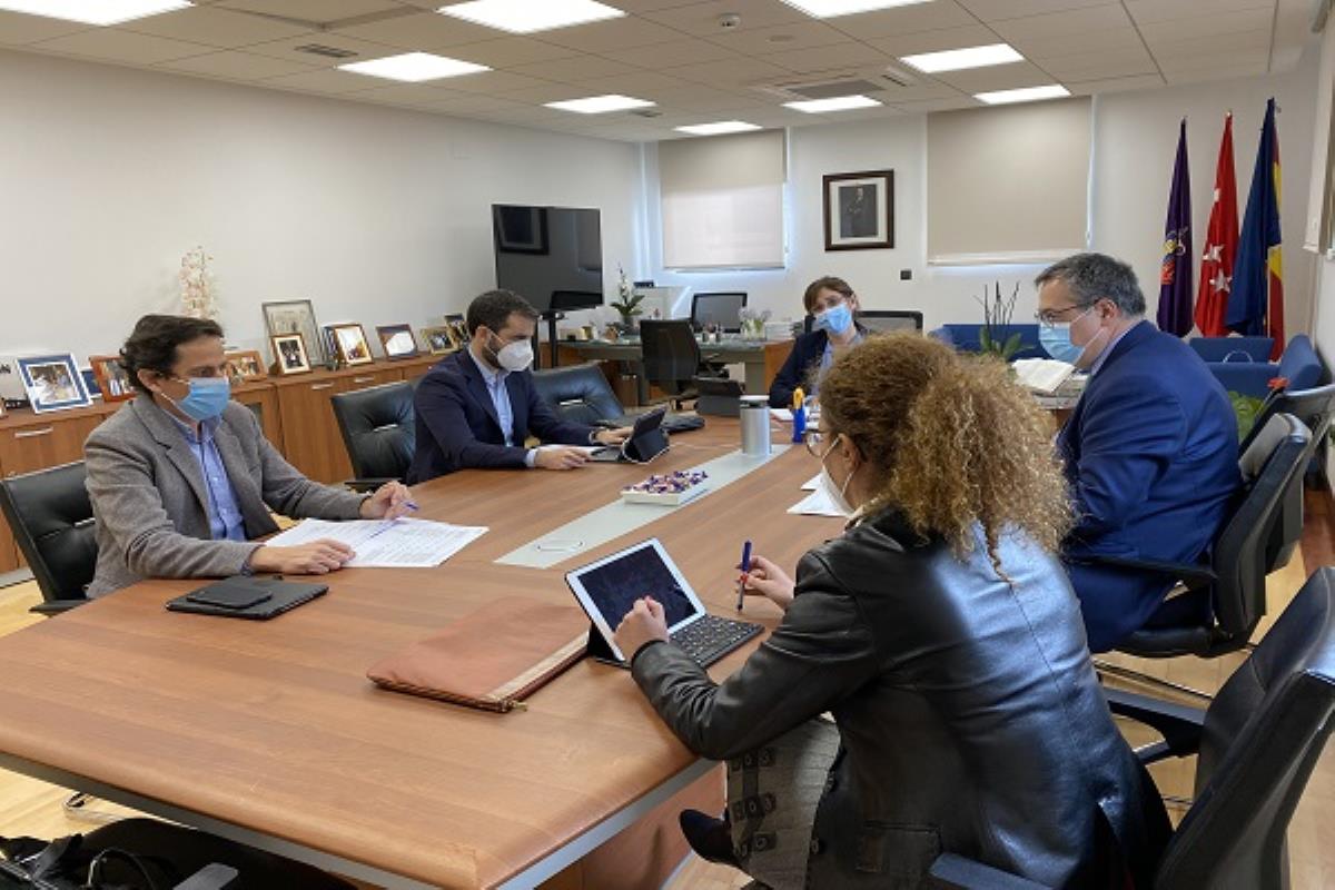  Se recoge la aportación de 200.000 euros para la creación de la nueva empresa municipal de vivienda y suelo