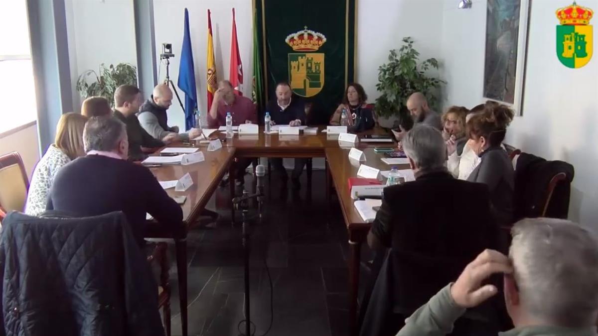 Los populares afean al equipo de Gobierno que se hayan subido los sueldos desde junio una media de 1.000 euros