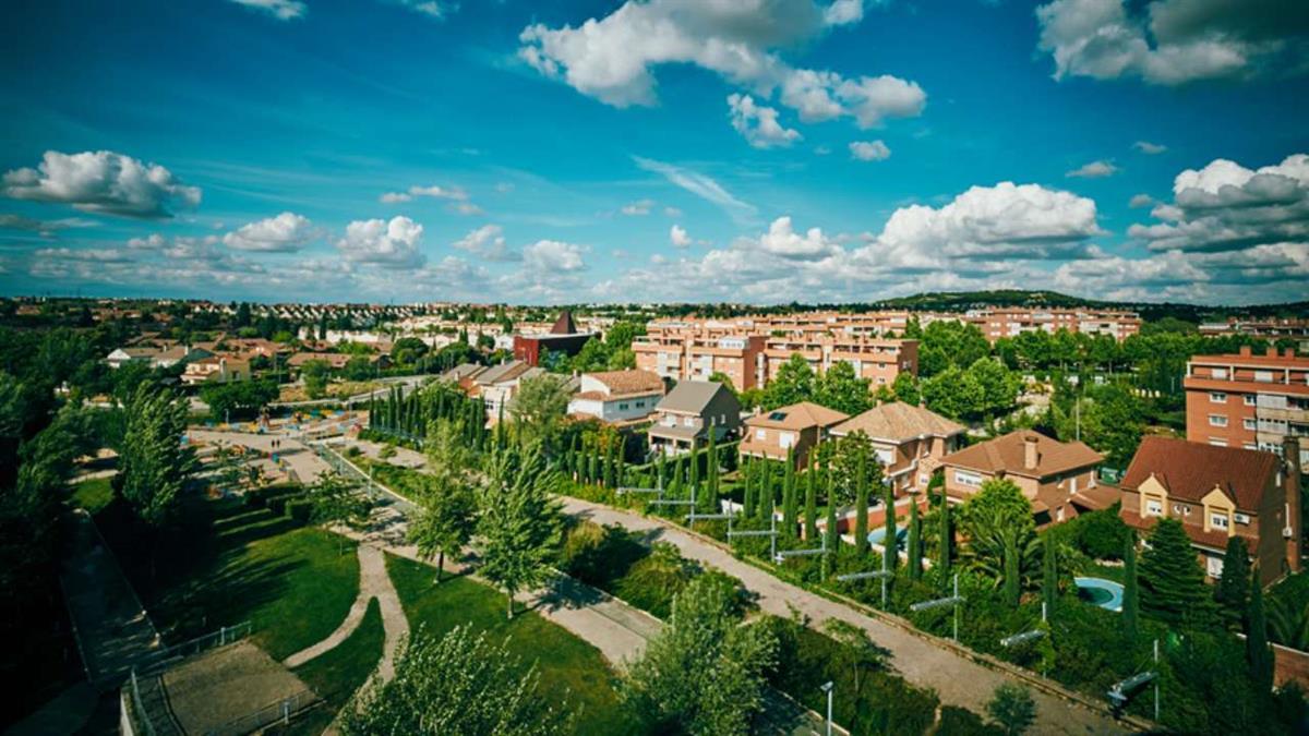 El presupuesto prioriza inversiones en centros educativos, mejoras urbanas y bonificaciones fiscales para familias y empresas