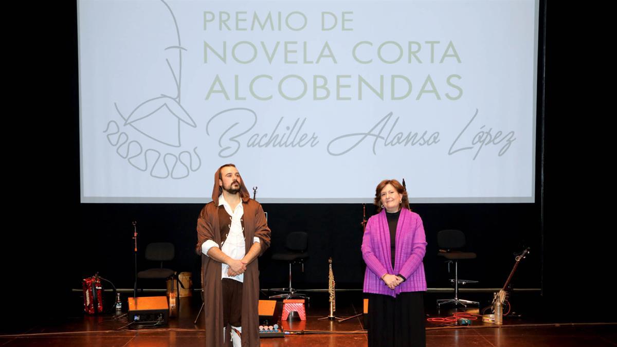 El Ayuntamiento ha inaugurado este certamen que también premiará a la obra finalista con 2.000 euros