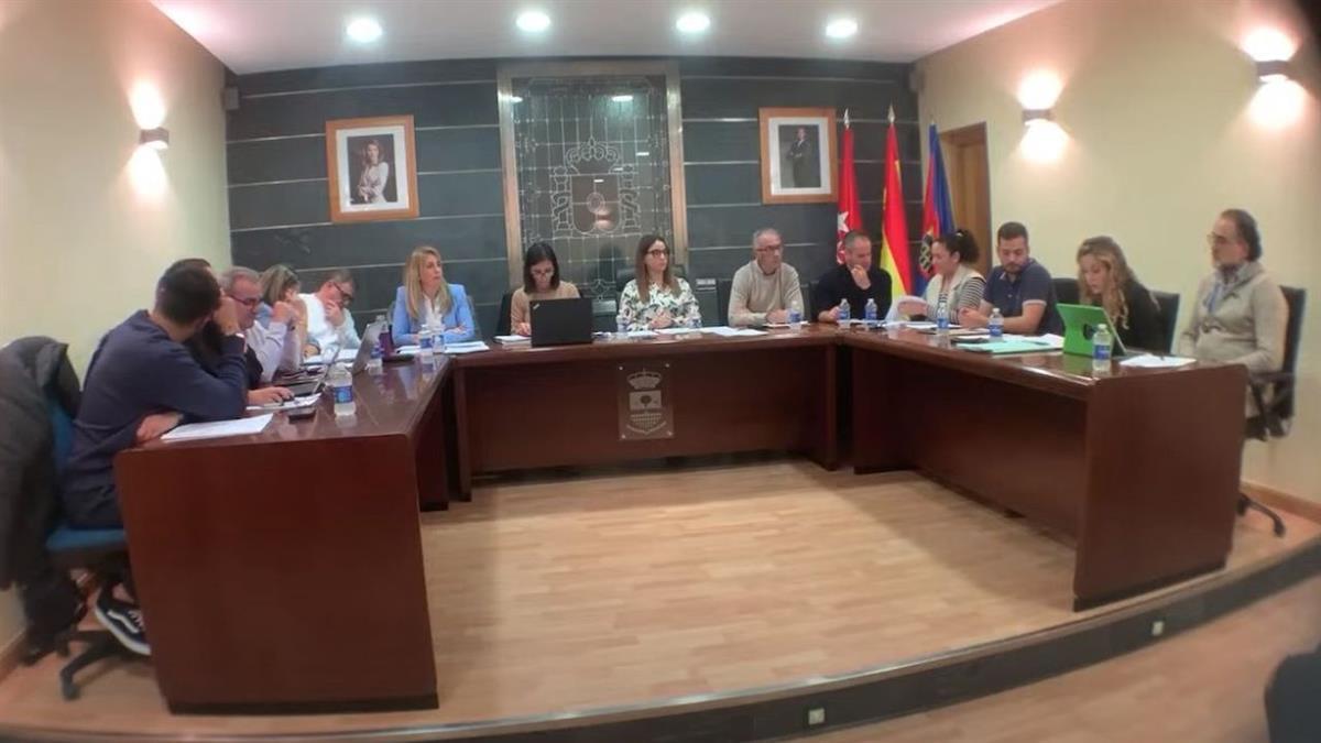 La Corporación Municipal celebró la primera sesión ordinaria de este mandato que se caracterizó por el enfrentamiento entre PP y PSOE