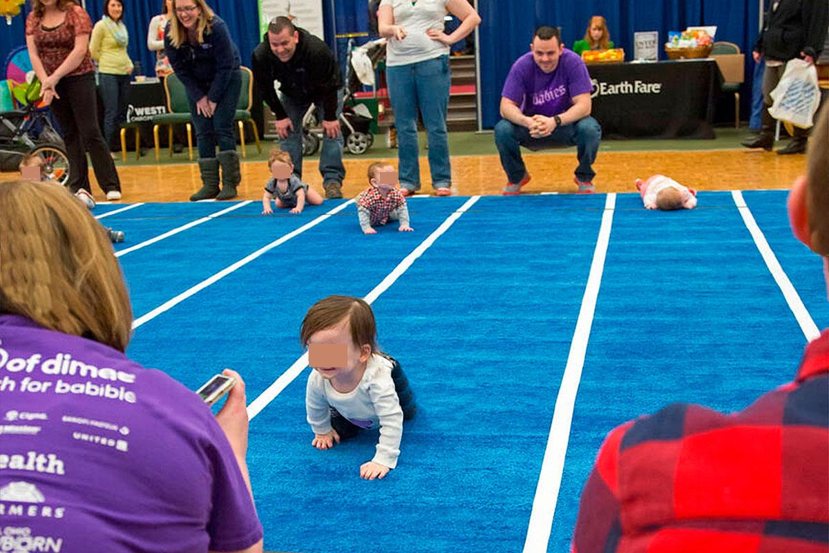 Otra manera distinta de disfrutar de una carrera… ¿de bebés?