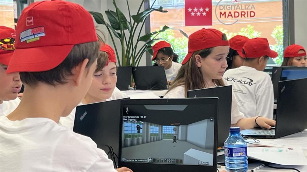 Los estudiantes del centro de innovación han tenido que construir una sede para Digitaliza Madrid