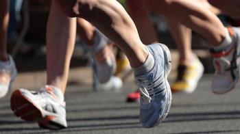La carrera popular consta de dos modalidades, carrera adultos (6 km) y carrera familiar (4 km)