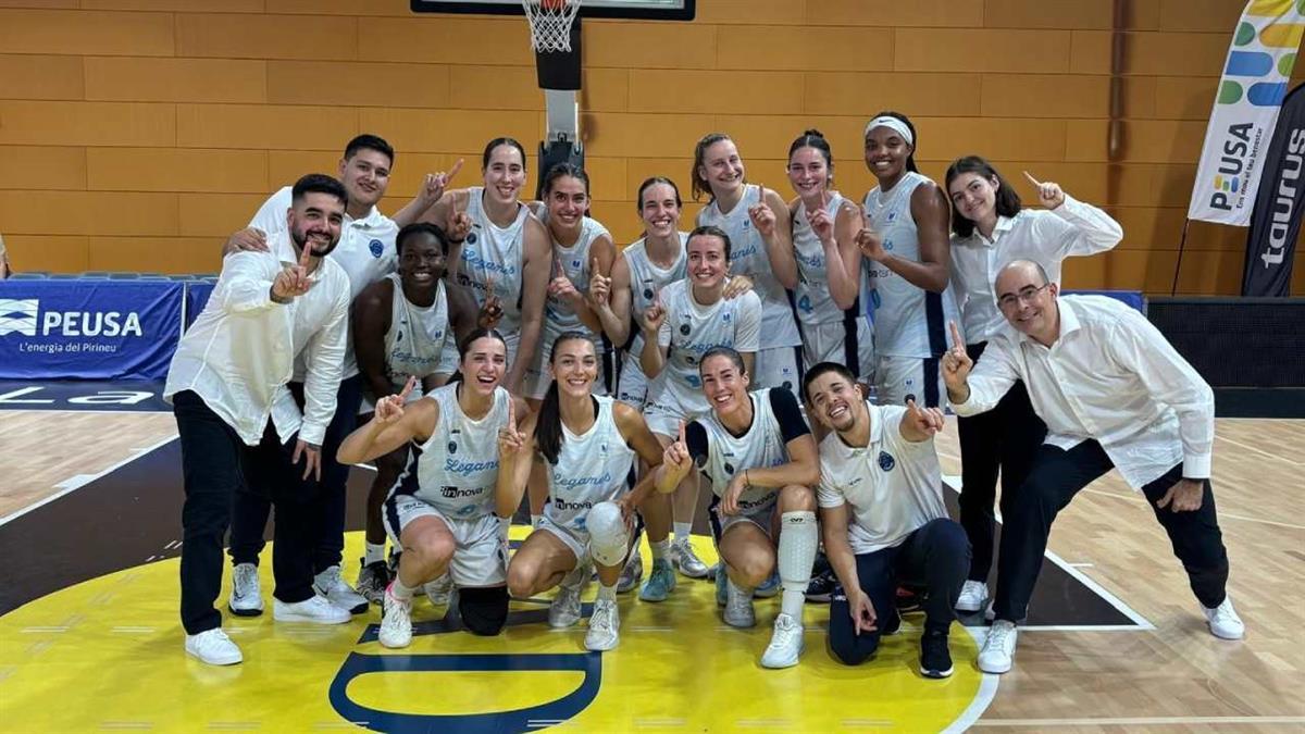 Irene Lahuerta, Gabriela Andělová, Elena Bosgana, Aminata Sangaré y Maya Dodson fue el quinteto titular