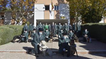En el acto de las primeras condecoraciones al mérito canino de la Guardia Civil