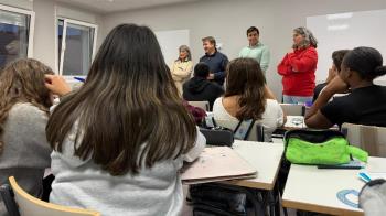 Se trata de una iniciativa que facilita el refuerzo académico y el acompañamiento personalizado a los estudiantes tricantinos