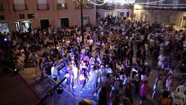 Moraleja estrena sus tradicionales Bailes en la Plaza y la temporada de cine de verano