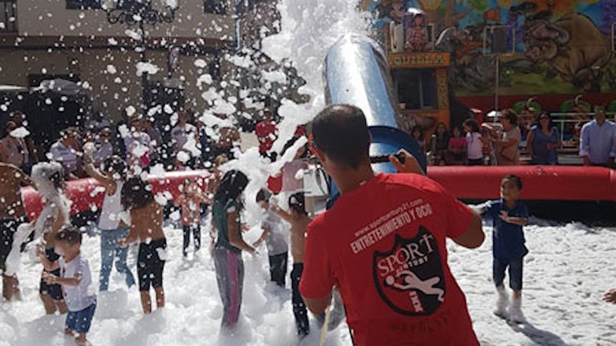 Una fiesta del agua, cine al aire libre y Los Veranos de La Pollina, ocio refrescante para el fin de semana