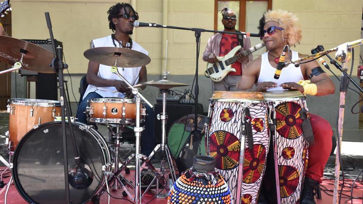 Entre las propuestas destacan los Títeres en los parques, la Noche de San Juan y el Festival Asisa