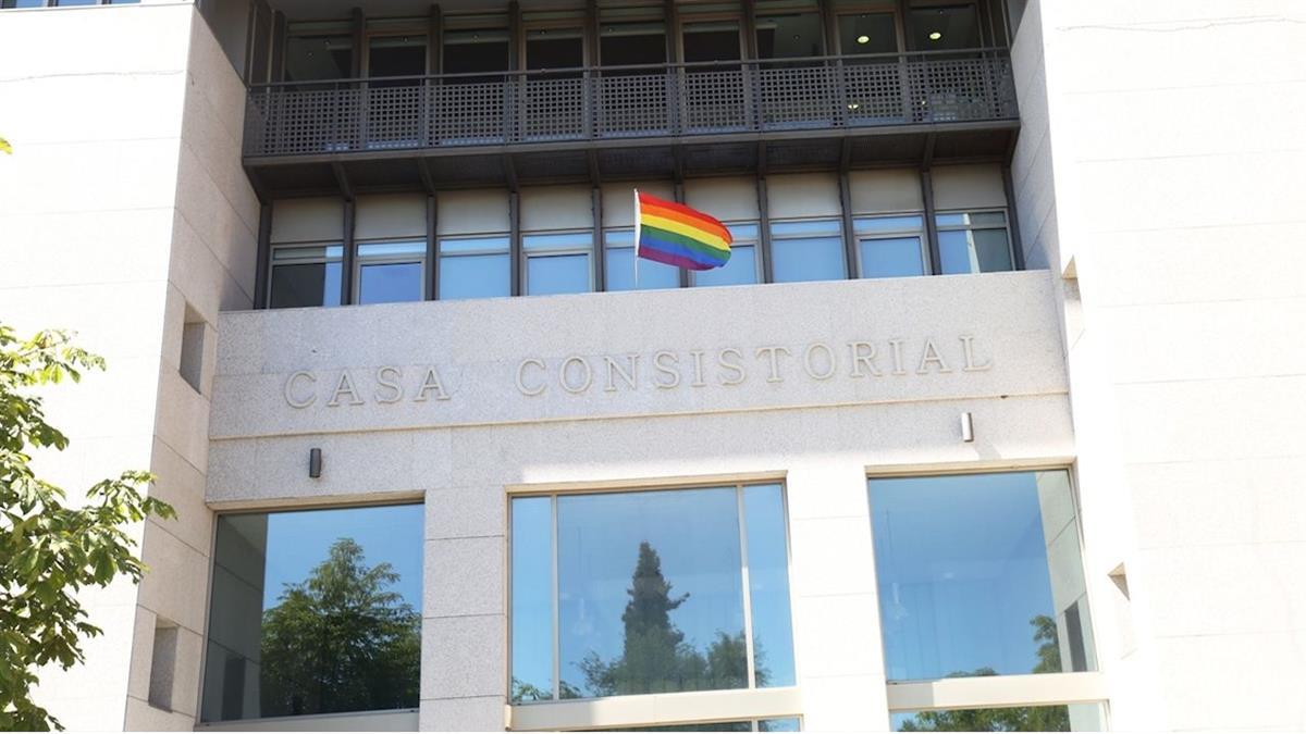 El acto institucional será presentado por Le Cocó, ganadora de Drag Race España, y se leerá un manifiesto aprobado en el Consejo de Igualdad