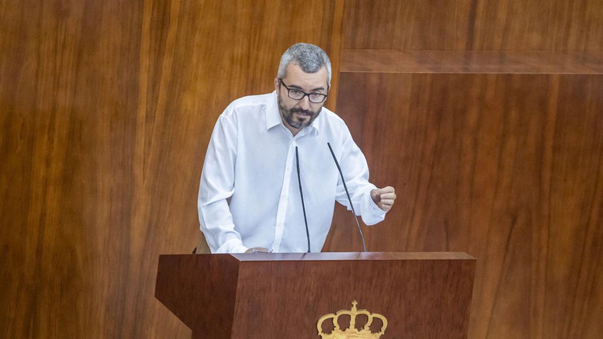 Solicita, asimismo, conexión wifi en las plantas de hospitalización