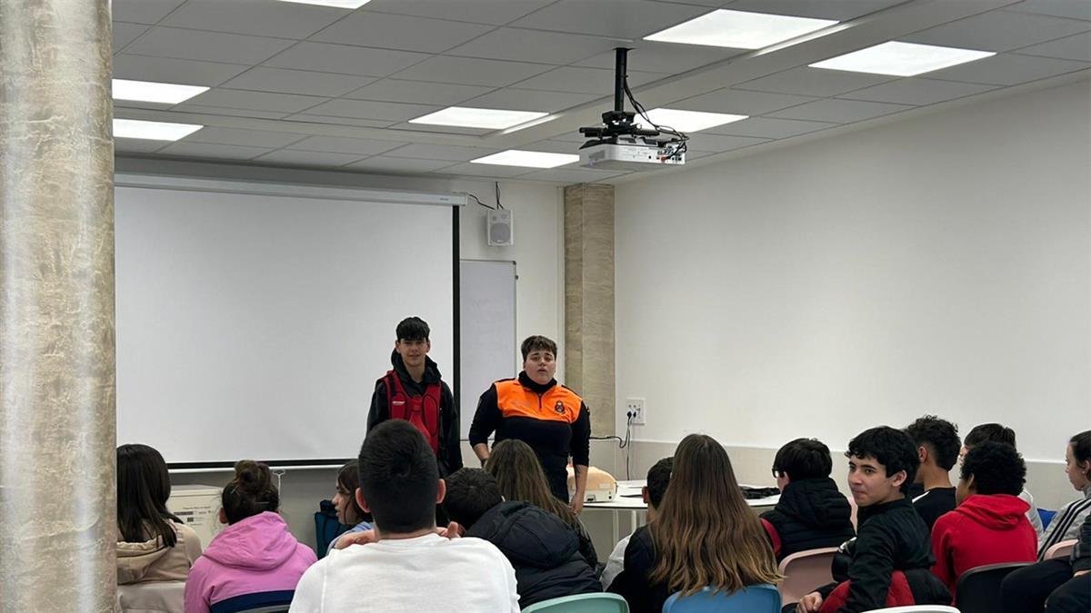 Nuestros alumnos de 1º y 2º de la E.S.O ya conocen cómo actuar ante la falta de respiración o falta de latido cardíaco