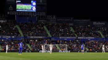 Todos los partidos de Primera se pararon durante 15 segundos 