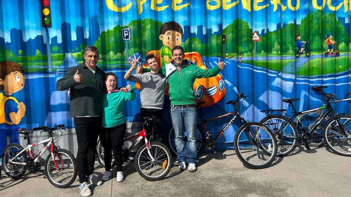 Se han entregado 10 bicicletas al CPEE Severo Ochoa de Alcorcón 