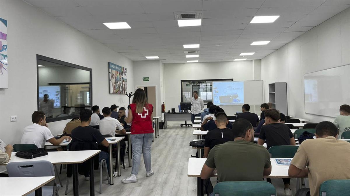 Cruz Roja pone en marcha tres nuevos cursos formativos para sectores con demanda