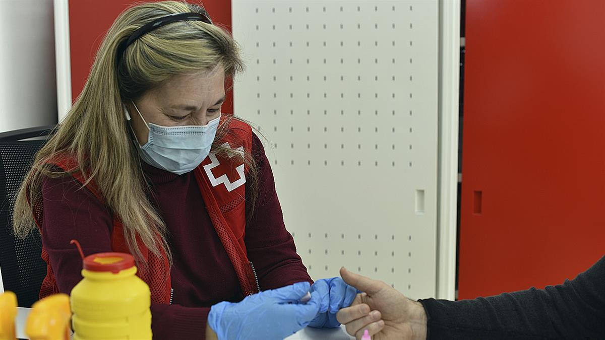Cruz Roja trabaja en la ayuda a personas con VIH, así como su prevención y sensibilización 