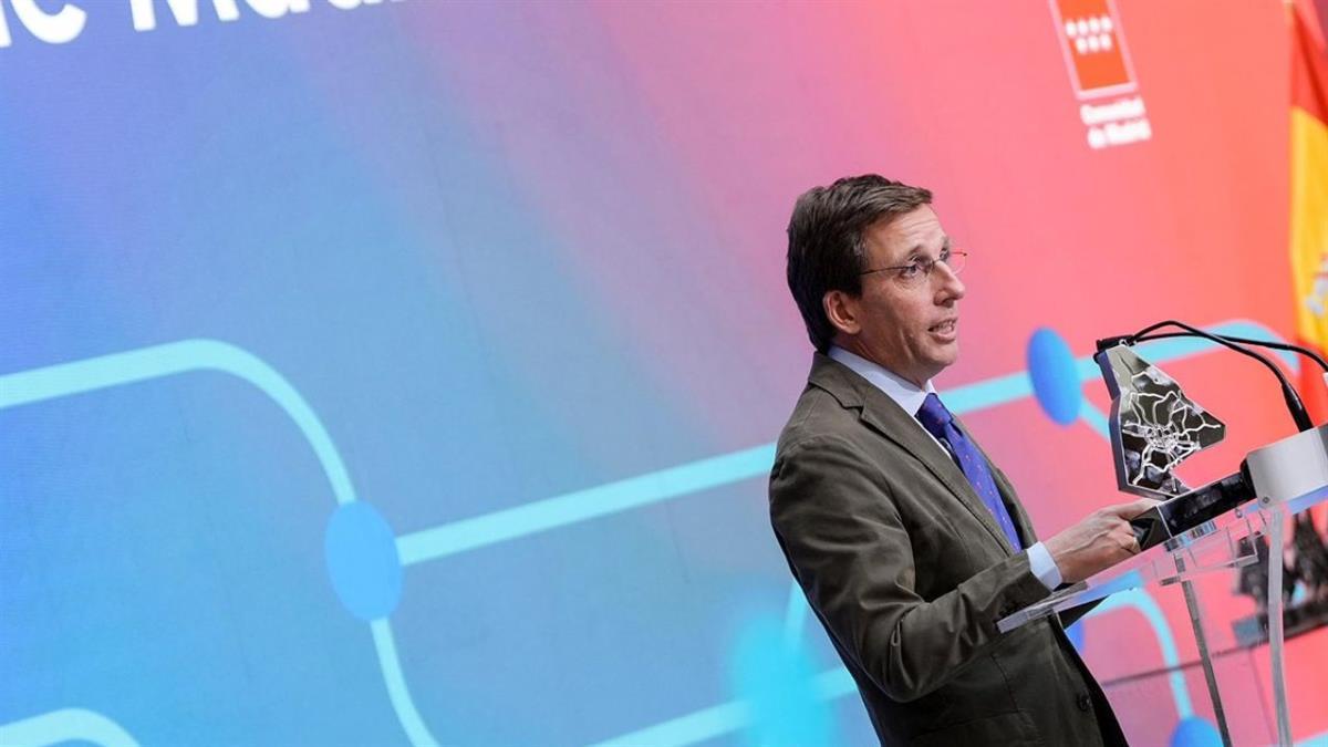 Almeida valora las últimas encuestas que sitúan al PSOE 15 puntos por encima del PP