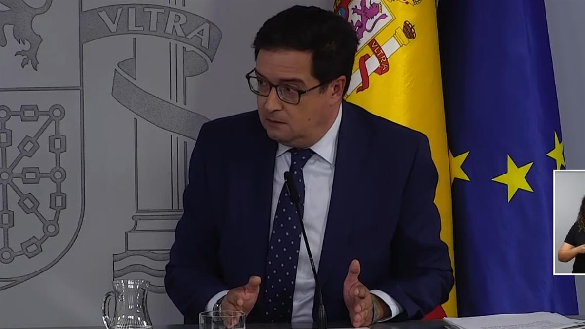 Óscar López lanza balones fuera tras la sentencia del Tribunal Supremo en el caso mascarillas