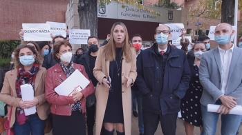 El grupo socialista se marchó por "desestimarse sistemáticamente el debate de propuestas socialistas" y agradece a Recupera Madrid "unirse al llamamiento a la democracia"