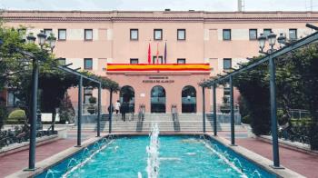 El Ayuntamiento recurrirá al Tribunal Superior la decisión cautelar de un juez de mantener abierto el centro de inmigrantes sin licencia