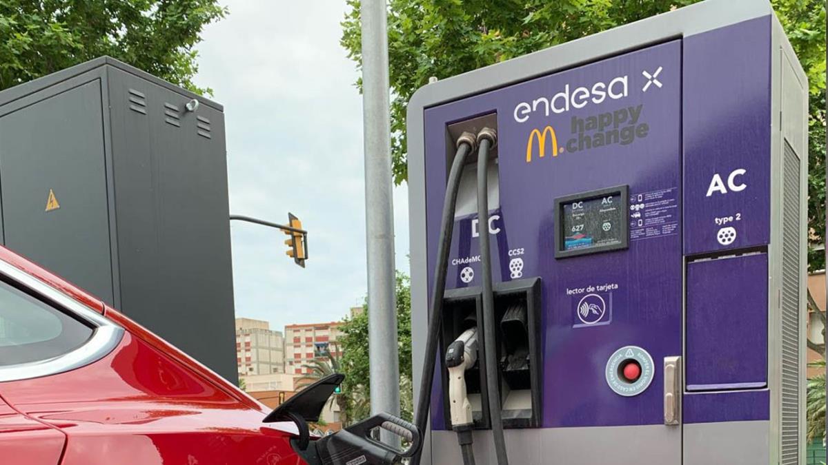 Los puntos de recarga tienen una potencia de 50 kW 