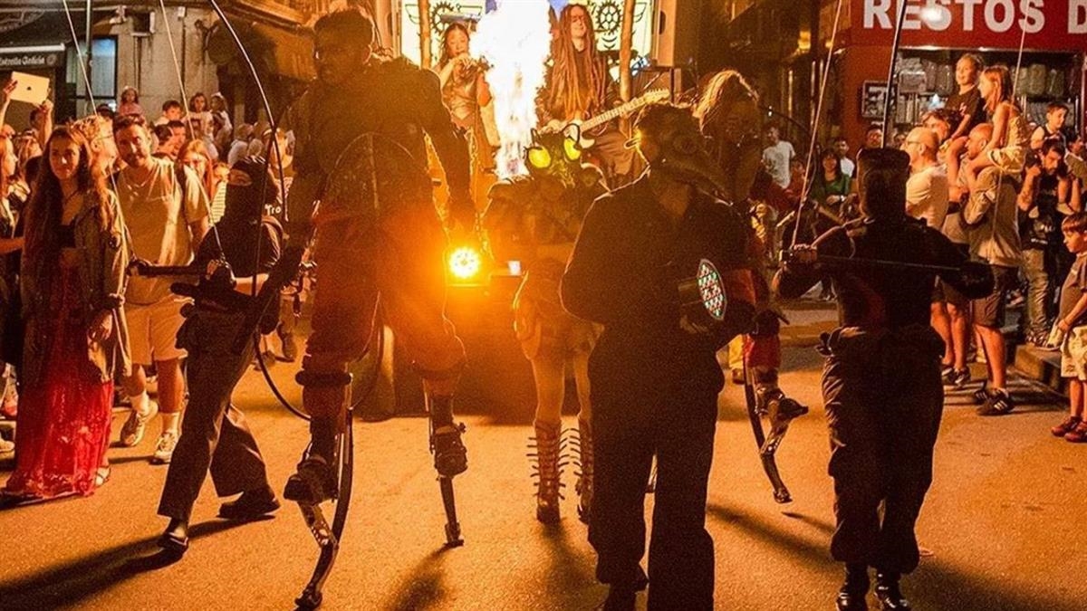 El evento llenará las calles de música, teatro, circo, danza, pintura y artesanía