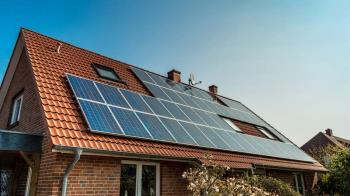 Instalar paneles fotovoltaicos en la Comunidad de Madrid es, en 2026, la inversión más segura para hogares y empresas