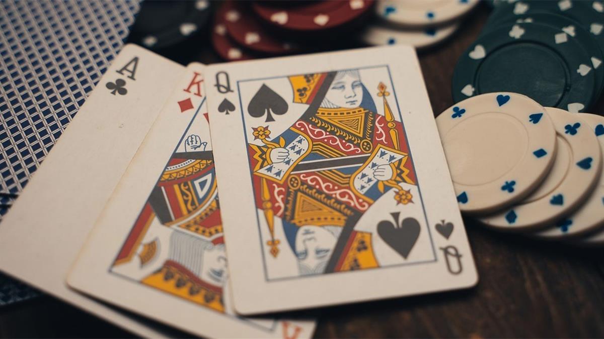 El póker es el rey de los juegos de azar y, cada vez, gana más adeptos nuevos
