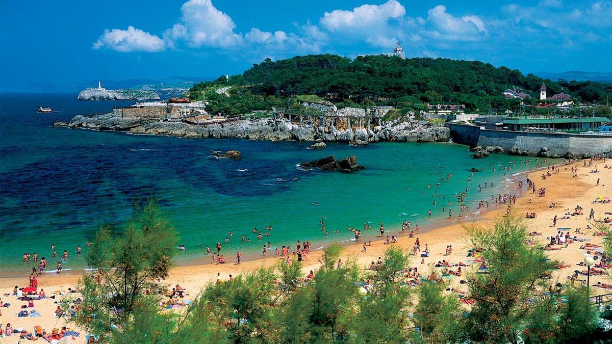 La región del norte de España tiene números espacios para disfrutar: desde Santander hasta Potes