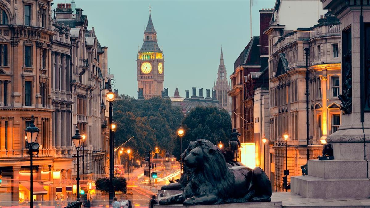La ciudad tiene infinidad de rincones para perderse desde Hyde Park hasta Trafalgar Square pasando por Candem