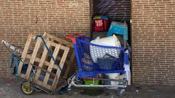 La Asociación de Vecinos Muévete X Alcalá pide al Ayuntamiento un plan de limpieza urgente para la zona