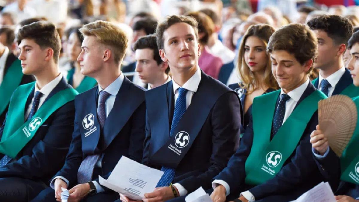 La Beca Ángel Llorente al Mérito Académico comprende la totalidad del coste de los estudios de la enseñanza para los dos cursos