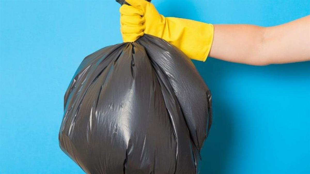 El primer teniente de alcalde, Javier Juárez, respondió en el Pleno a preguntas de los socialistas, que no entra en sus planes esta medida