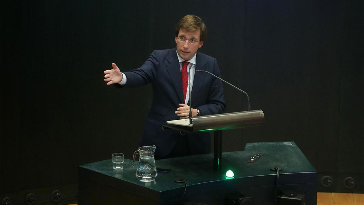 El alcalde de Madrid ha asegurado el deseo del gobierno municipal por facilitar el acceso a la vivienda pero "nada para regularla en la línea de las políticas del Gobierno central". 