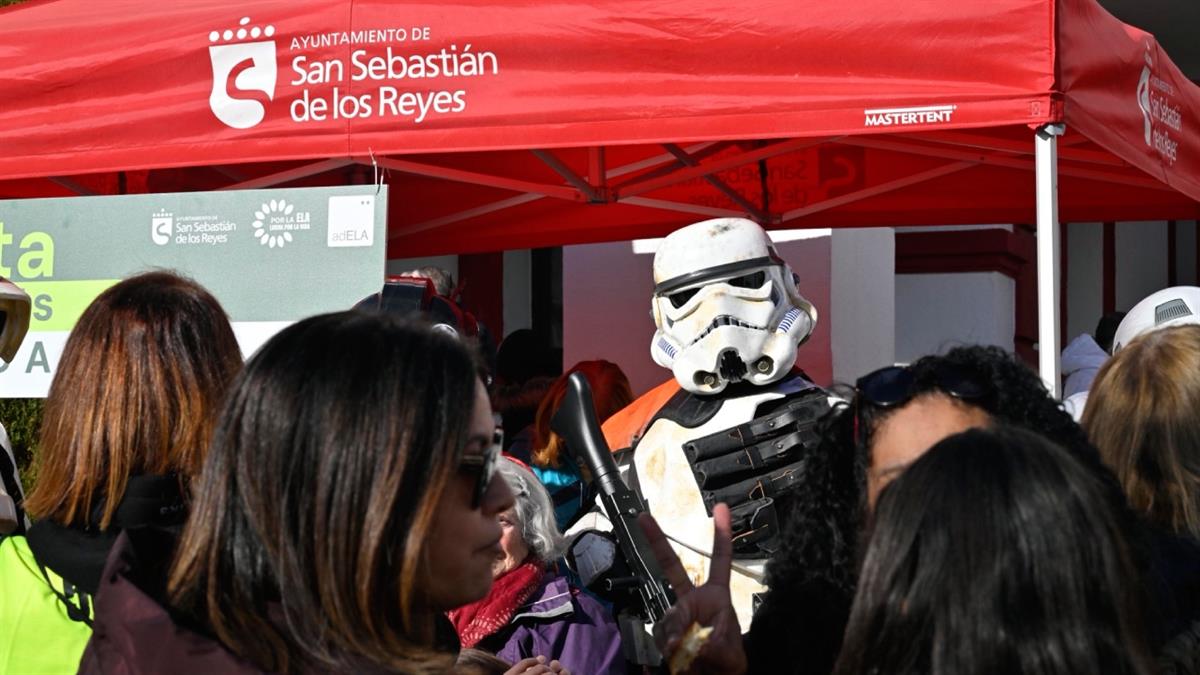 El evento de la asociación adELA y el Ayuntamiento de Sanse moviliza a la ciudad