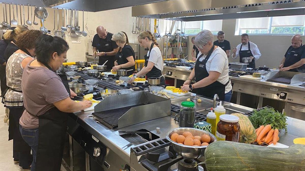 La Escuela de Hostelería para profesionales elabora las mejores recetas con productos de nuestro Parque Agrario