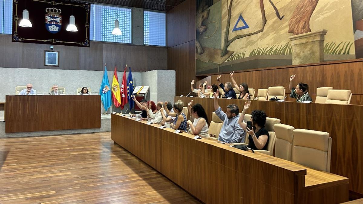 La oposición vota en contra de propuestas como incrementar el presupuesto para Emergencia Social o para material para los Centros de Mayores