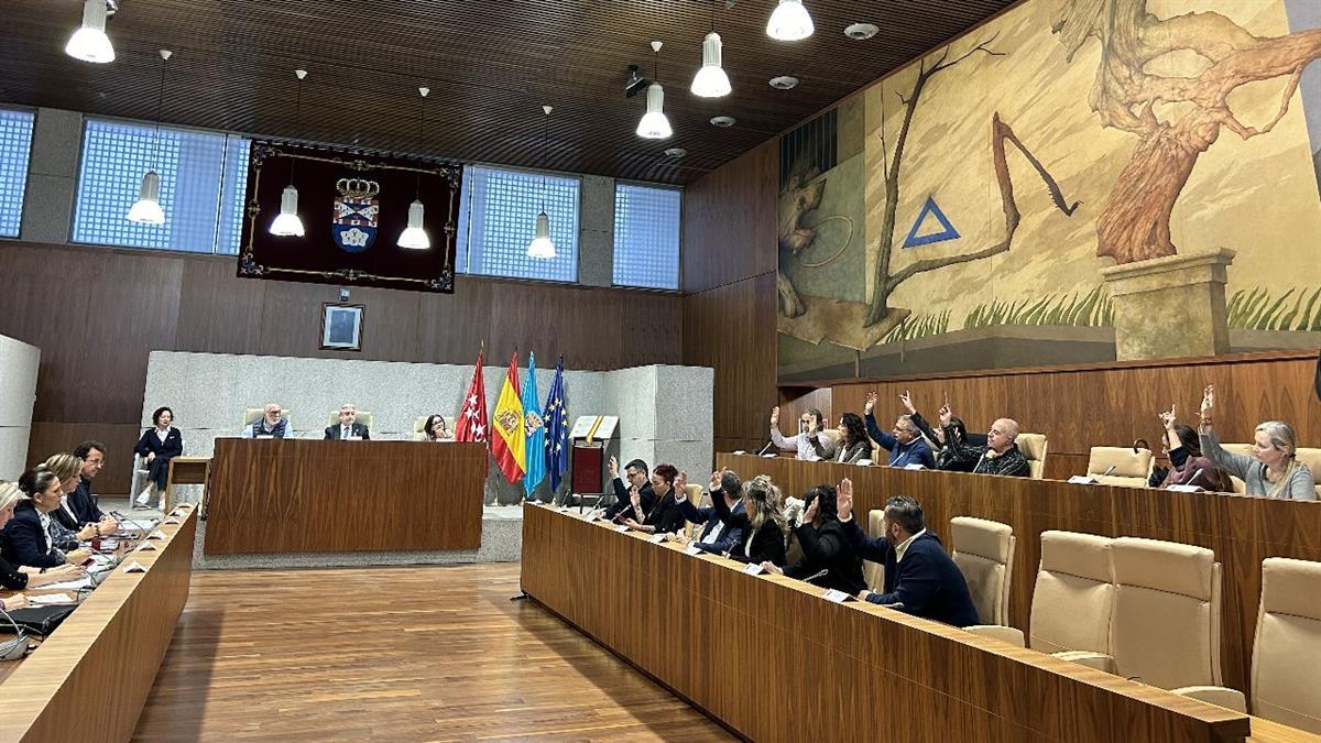 PP y ULEG habían solicitado reuniones con los portavoces municipales para escuchar ideas para invertir el excedente de tesorería del Ayuntamiento
